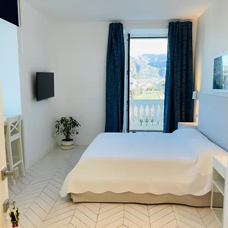 Casa Torre A Con Parcheggio Gratuito 3* Сорренто