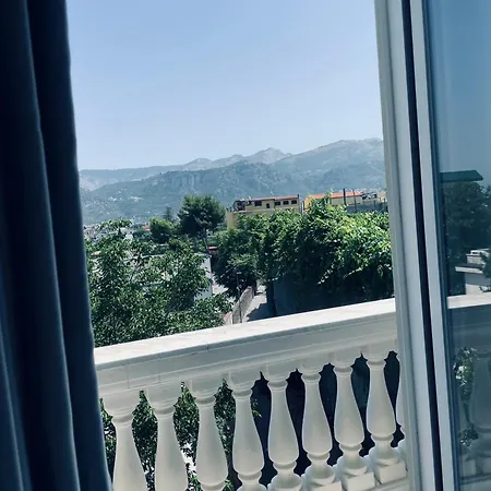 Affittacamere Casa Torre A Con Parcheggio Gratuito Sorrento