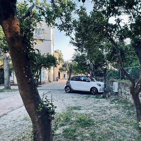 Casa Torre A Con Parcheggio Gratuito בית הארחה סורנטו